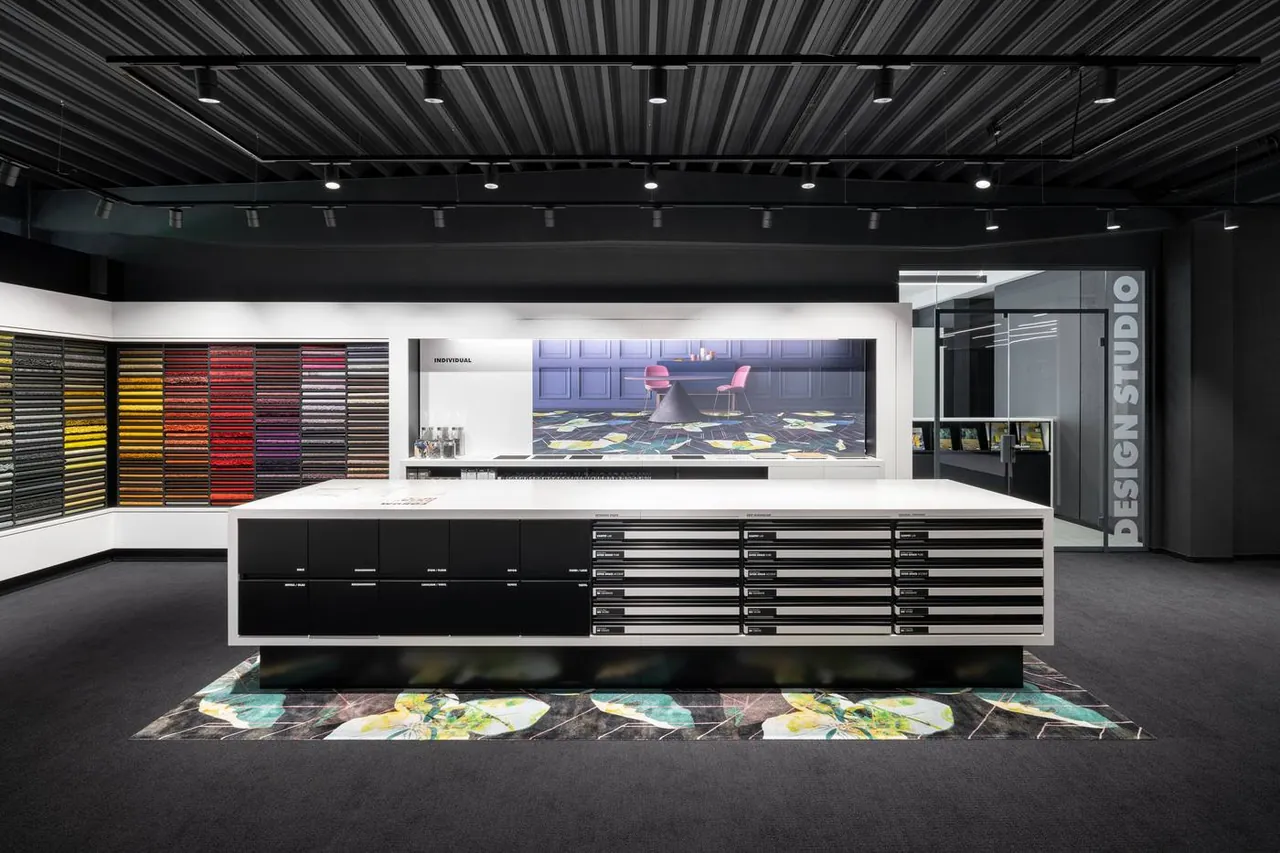 Gläserne Manufaktur von OBJECT CARPET im Erdgeschoss, St. Töniser Straße 84 Krefeld